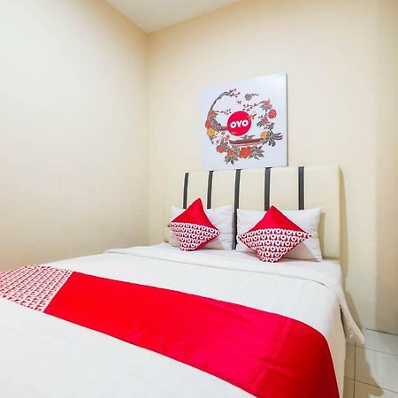 Sentosa Guest House Понтианак Экстерьер фото
