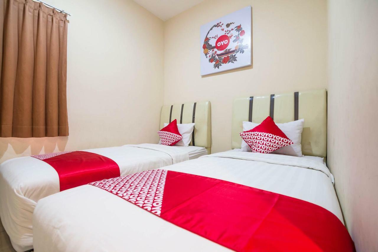 Sentosa Guest House Понтианак Экстерьер фото